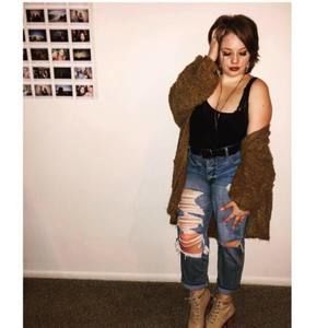 Meet your Posher, Katelyn